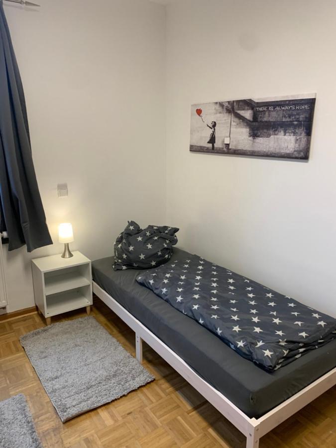 Mainpark Apartment 4 Schlafzimmer Bis Zu 10 Personen Direkt Ueber Aschaffapartment Bei Aschaffenburg Mainaschaff Exterior foto