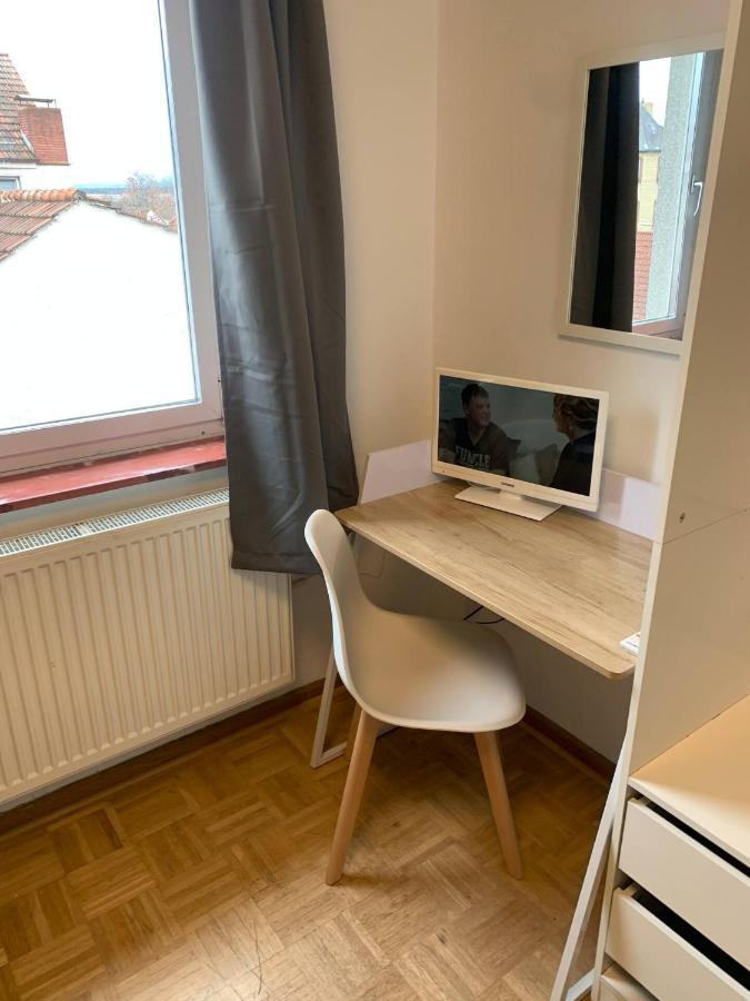 Mainpark Apartment 4 Schlafzimmer Bis Zu 10 Personen Direkt Ueber Aschaffapartment Bei Aschaffenburg Mainaschaff Exterior foto