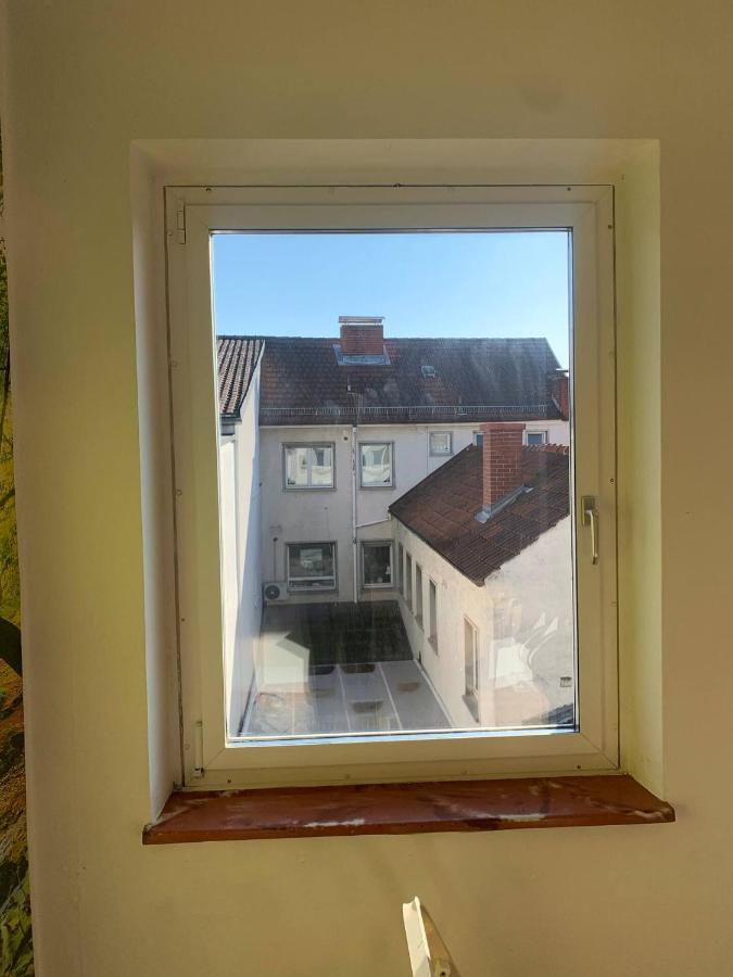 Mainpark Apartment 4 Schlafzimmer Bis Zu 10 Personen Direkt Ueber Aschaffapartment Bei Aschaffenburg Mainaschaff Exterior foto