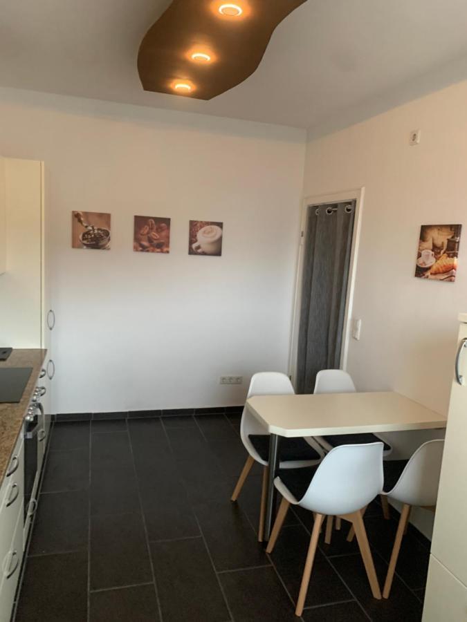 Mainpark Apartment 4 Schlafzimmer Bis Zu 10 Personen Direkt Ueber Aschaffapartment Bei Aschaffenburg Mainaschaff Exterior foto